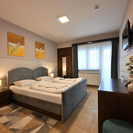 סייניצה Hotel Lane מראה חיצוני תמונה
