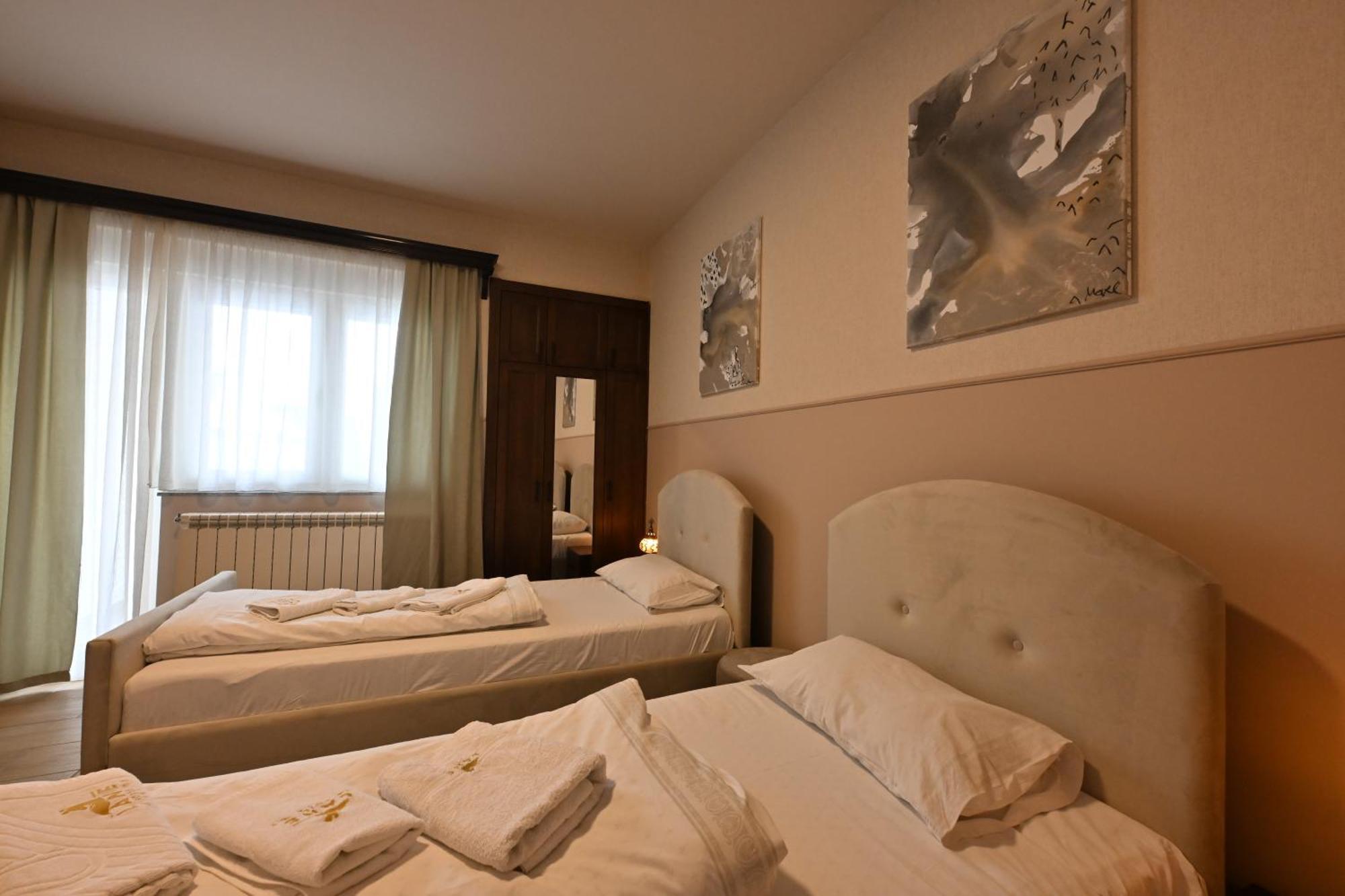 סייניצה Hotel Lane מראה חיצוני תמונה